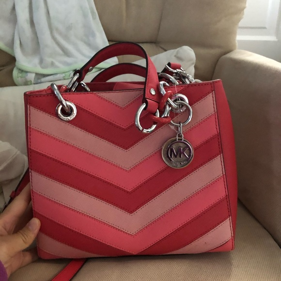 Mk Cynthia bag - Picture 1 of 4